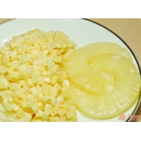 Как приготовить салат из консервированных ананасов с сыром