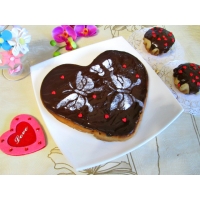 Пирог с цукатами «Сердце для любимого» 
