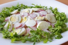 Салат из редиса с яйцом