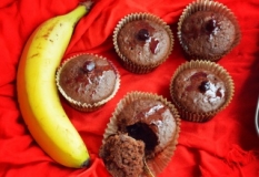 Шоколадные маффины с банановым сюрпризом