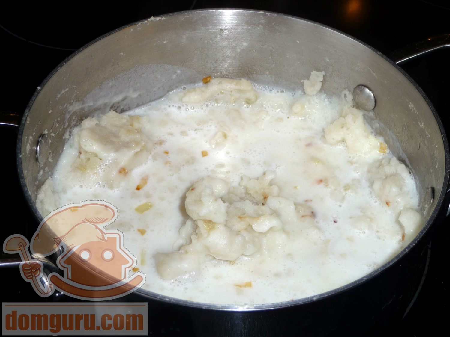 Как варить пюре картофельное. Приготовление картофельного пюре. Отварной картофель пюре. Твёрдый сыр для запекания в духовке. Пошаговое приготовление отварного картофеля.